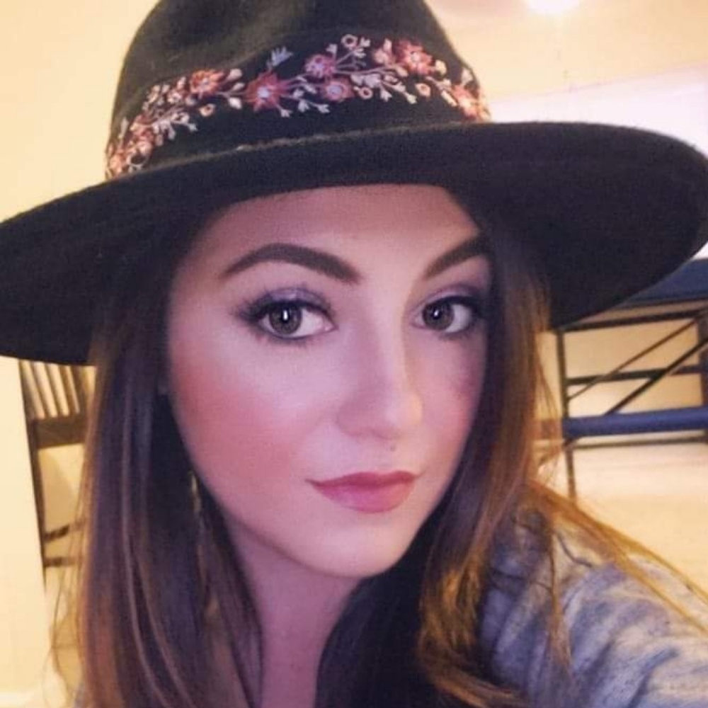 Meet your Posher, Elizabeth